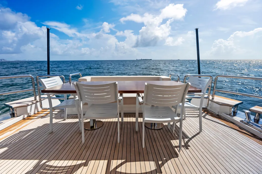 Yacht Photo 18
